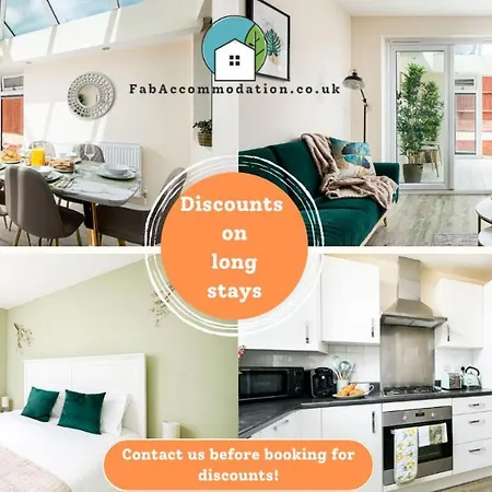 Large 3bed-parking & Garden-by Fabaccommodation Holiday home *